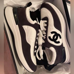 CHANEL Sneakers